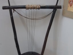 10-strumento-a-corde